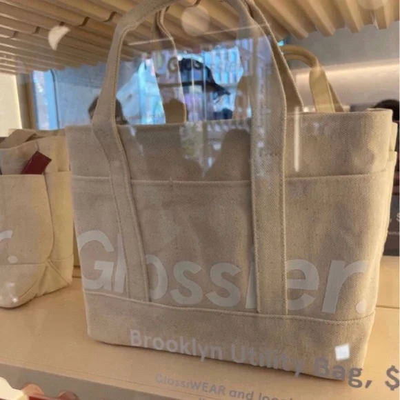 Tote bag glossier hotsell